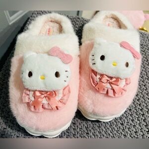 hello kitty Sanrio women’s slippers